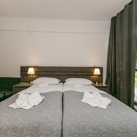 Apartamento Palomia C Split Exterior foto